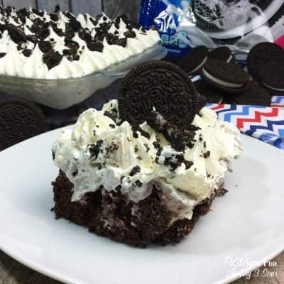 19 Simple Oreo Cake 16 OreoPokeCake3 1