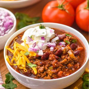 27 Easy Crockpot Dinner Recipes 32 homemade chili crockpot 1024x1536 1