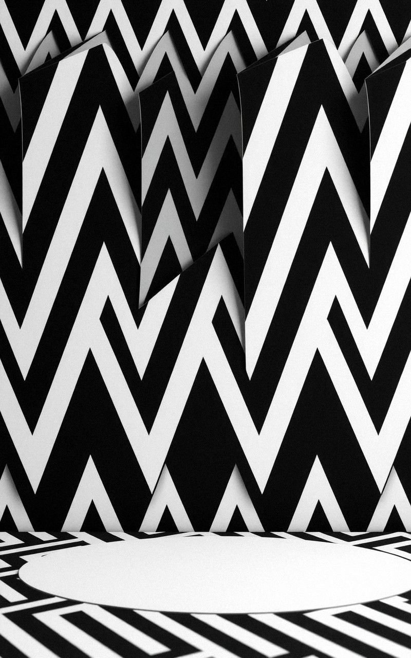 Abstract Line Art Featuring Zigzag Motifs