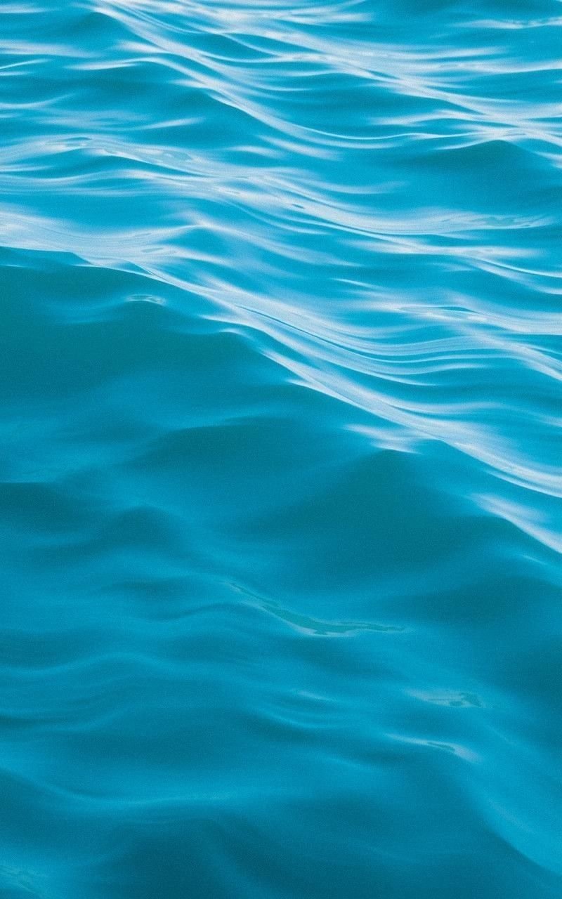 Blue-Green Waves with Smooth Rolling Motion